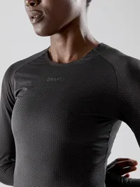 1908855-999000_Pro Dry Nanoweight LS_Closeup3.jpg